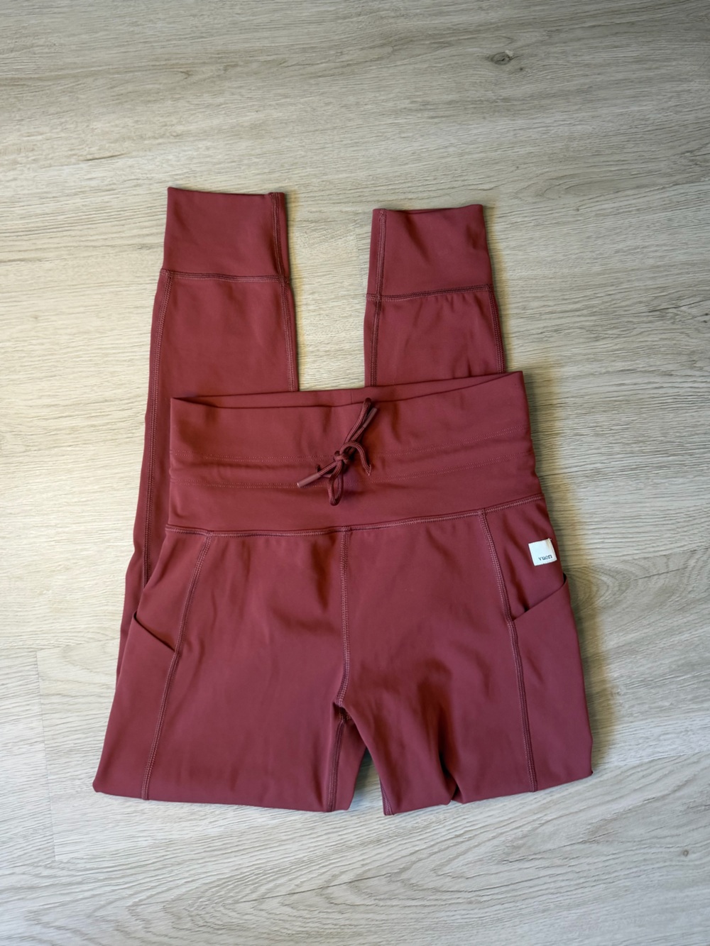 Vuori daily pocket leggings